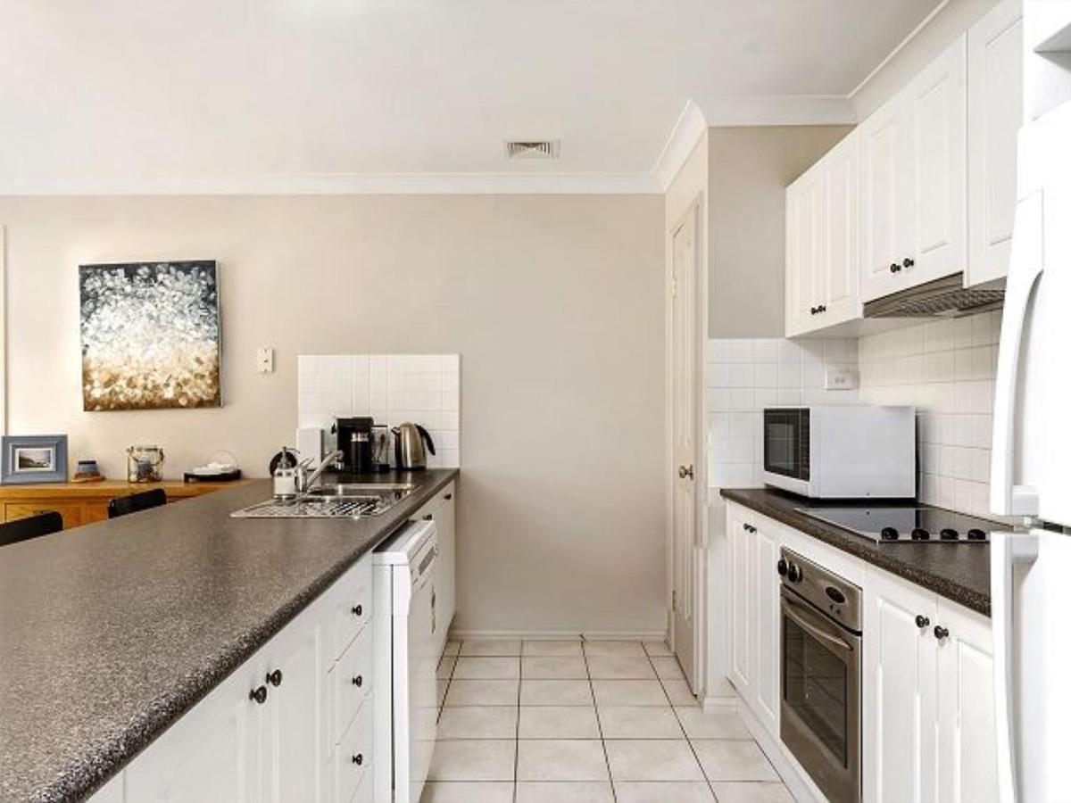 The Porthole Of Huskisson By Experience Jervis Bay Extérieur photo